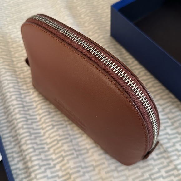 Royce New York brown leather cosmetics bag - Picture 3 of 10